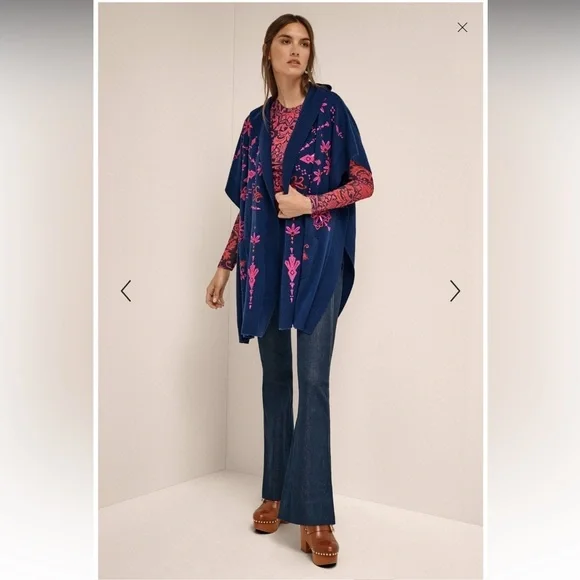 JOHNNY WAS
EMBROIDERED WOOL & CASHMERE
THE CLASSIC CAPE - Picture 4 of 15